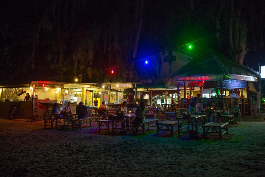 Siraya Beachfront Resort Ko Pha Ngan Exterior photo