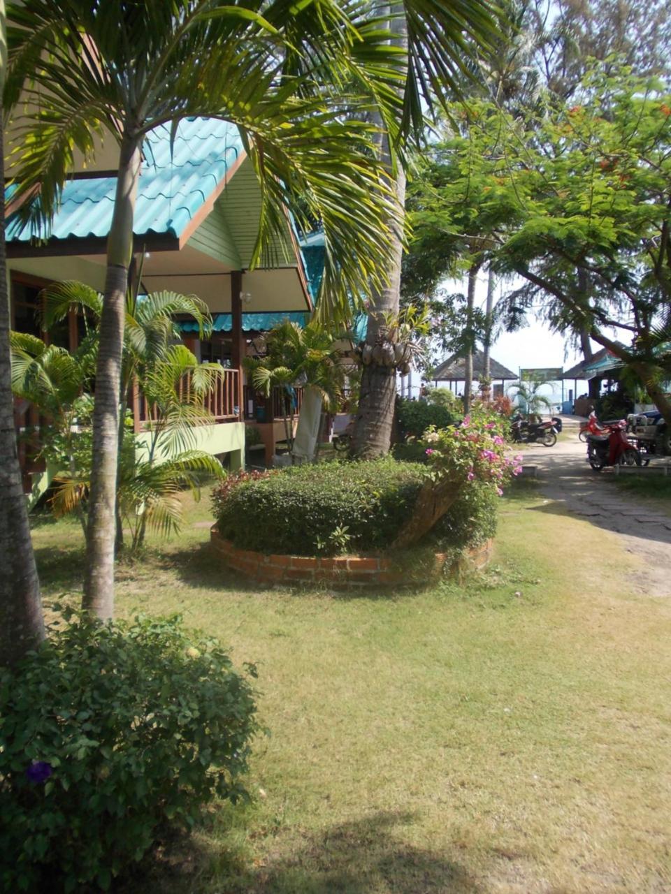 Siraya Beachfront Resort Ko Pha Ngan Exterior photo