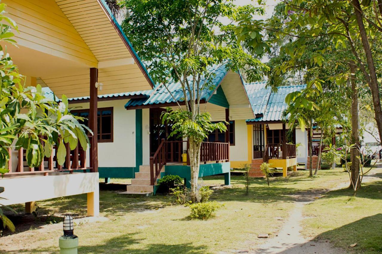 Siraya Beachfront Resort Ko Pha Ngan Exterior photo