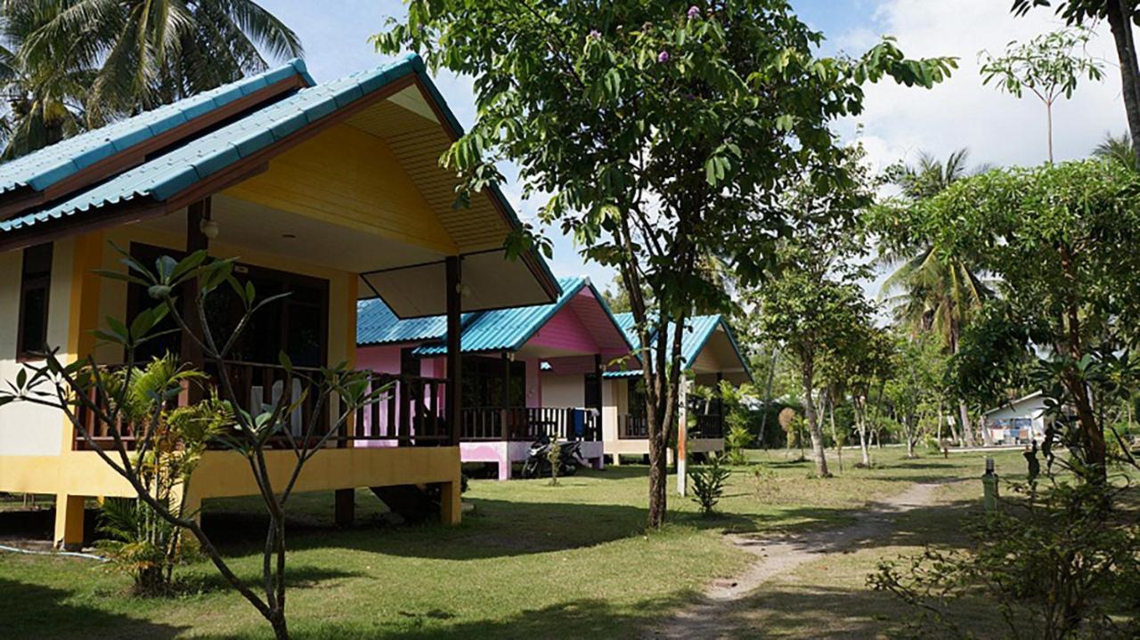 Siraya Beachfront Resort Ko Pha Ngan Exterior photo